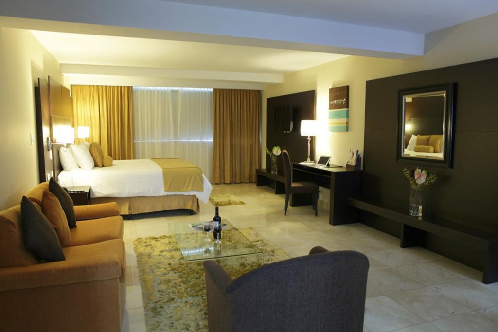 Wyndham Garden Панама Сити Екстериор снимка